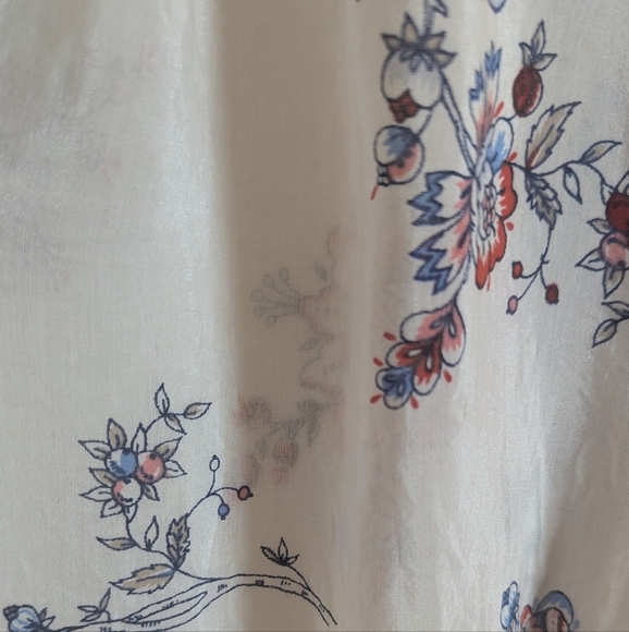 โจ Boho Dream LOFT Floral Peasant Top โ Flowy & Free-Spirited ๐ธ - Picture 6 of 6